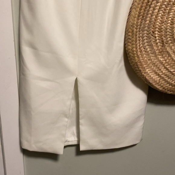 DO+BE | Strapless White/Ivory Dress - Clear straps Optional - Slit - Medium - Picture 4 of 6